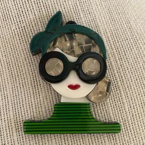 Retro Bowknot Glasses Lady Brooch/Pendant